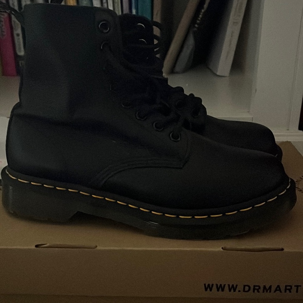 Black Dr. martens, US size 7